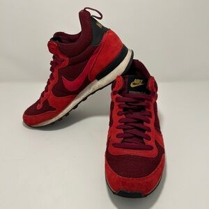 Nike Women's Internationalist Mid Top Vibrant Red Monochrome Sneakers (7.5)